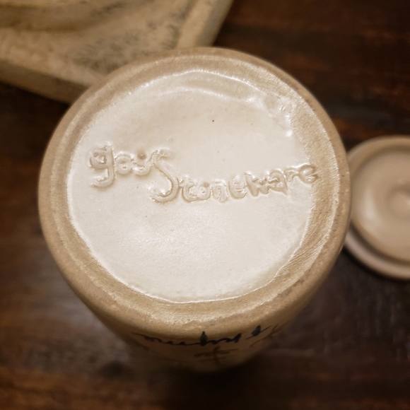 HANDCRAFTED/SIGNED Covered [Thyme] Stoneware Crock - Picture 14 of 14